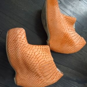 Orange senso diffusion heels